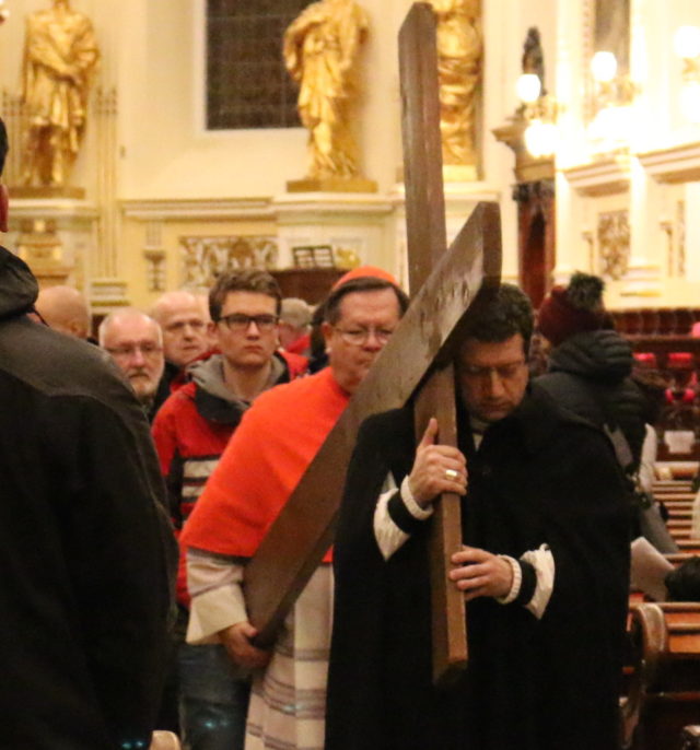 Marche œcuménique avec La Croix – Basilique-cathédral Notre-Dame De Québec