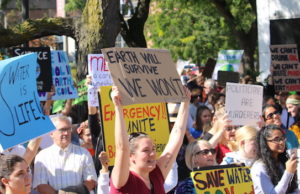 La grande marche pour le climat à St. Catharines