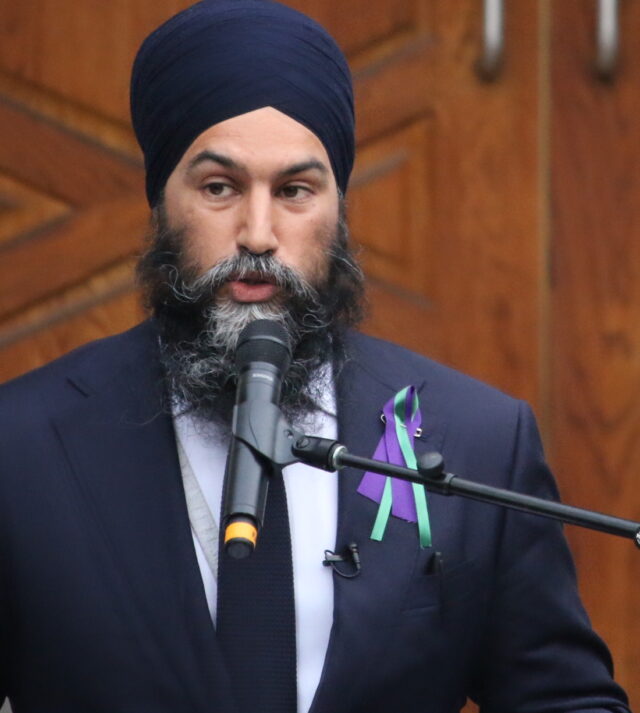 Jagmeet – Le chef du Nouveau Parti démocratique du Canada Jagmeet Singh Leader New Democratic Party -Vigil for Muslim family killed, injured in London Ontario in hate crime Photo Mosaic Edition Edward Akinwunmi