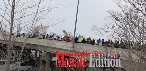 Rally in support of Ukraine - Niagara and QEW overpass - St. Catharines. Photo 