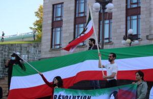 Iranian temporary residents can extend stay in Canada from March 1, 2023 Freedom for Iranian women demonstration - Place d’Youville Québec -Photo Mosaic Edition Edward Akinwunmi