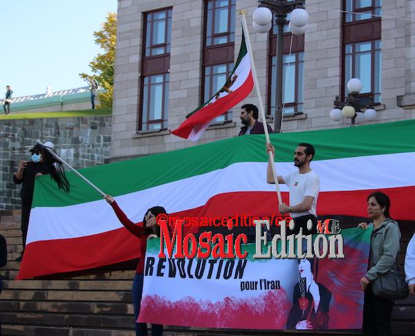 Freedom for Iranian women demonstration - Place d’Youville Québec Freedom for Iranian women demonstration - Place d’Youville Québec -Photo Mosaic Edition Edward Akinwunmi