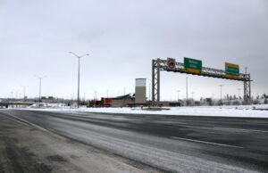Peace Bridge – Fort Erie is still closed to traffic to USA Maintenance trucks blocked the highway leading to the Peace Bridge - Photo Mosaic Edition Edward Akinwunmi