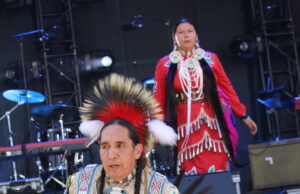 (Français) KWE! 2023 – Journée Nationale Des Peuples Autochtones KWE! 2023 – Journée Nationale Des Peuples Autochtones – Place D’Youville Québec - Photo Mosaic Edition Edward Akinwunmi